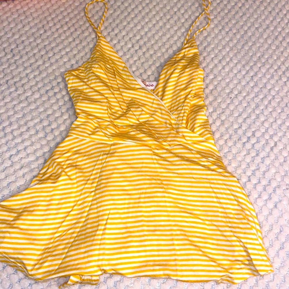 Tie back tank top - Picture 1 of 2